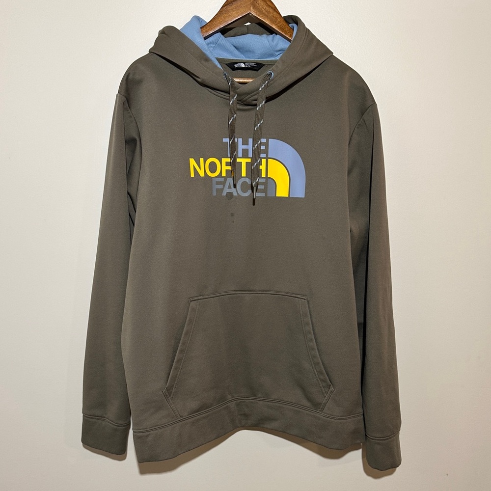 THE NORTH FACE - Performance Hoodie - Size: XL